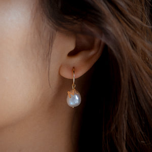 1.9 Emile Initial Pearl (pair earring)